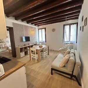 https://wood-32-family-apartment.hotelinveneto.com